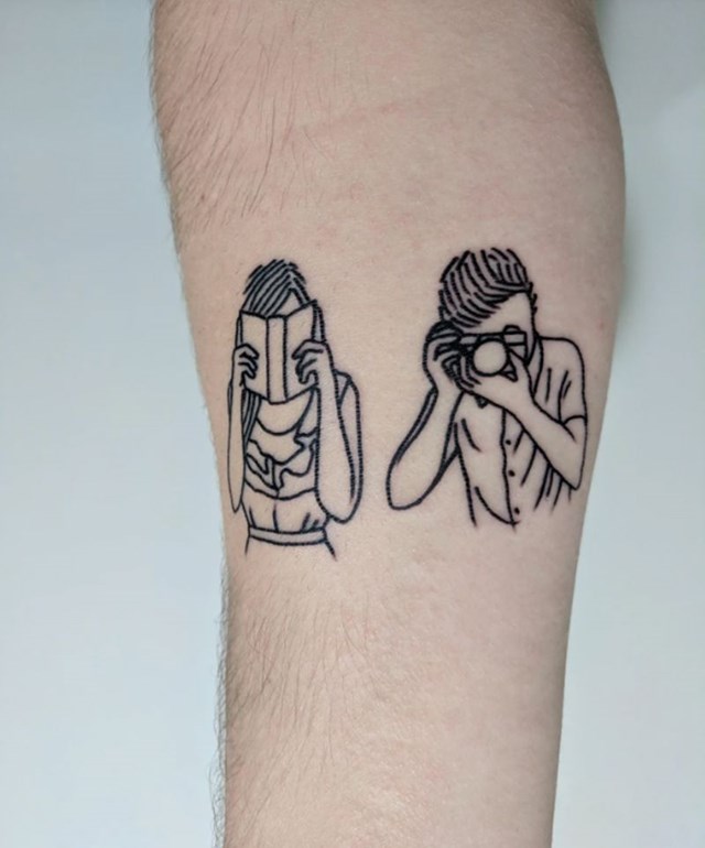 7. Jedna tetovaža simbolizira mamu, a druga tatu - i njihove omiljene hobije