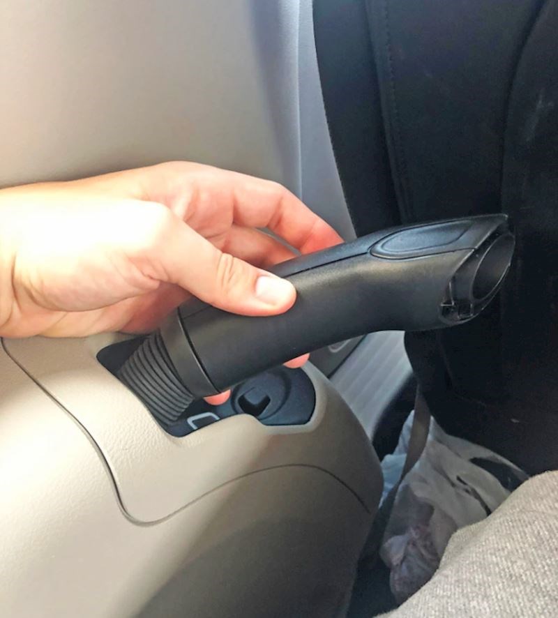 5. Uz ovaj automobil dolazi i usisivač koji je dio vozila