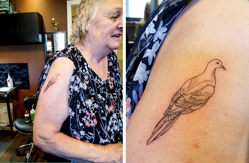 "Moja baka je konačno u 77. godini napravila tetovažu. Cijeli život je razmišljala o tome, ali nikako se nije odvažila. Sad je dala tetovirati svoju omiljenu životinju"