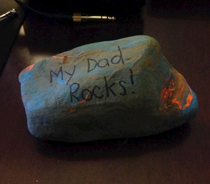 2. "Danas mi je sin dao ovaj poklon. Nisam se mogao prestati smijati"