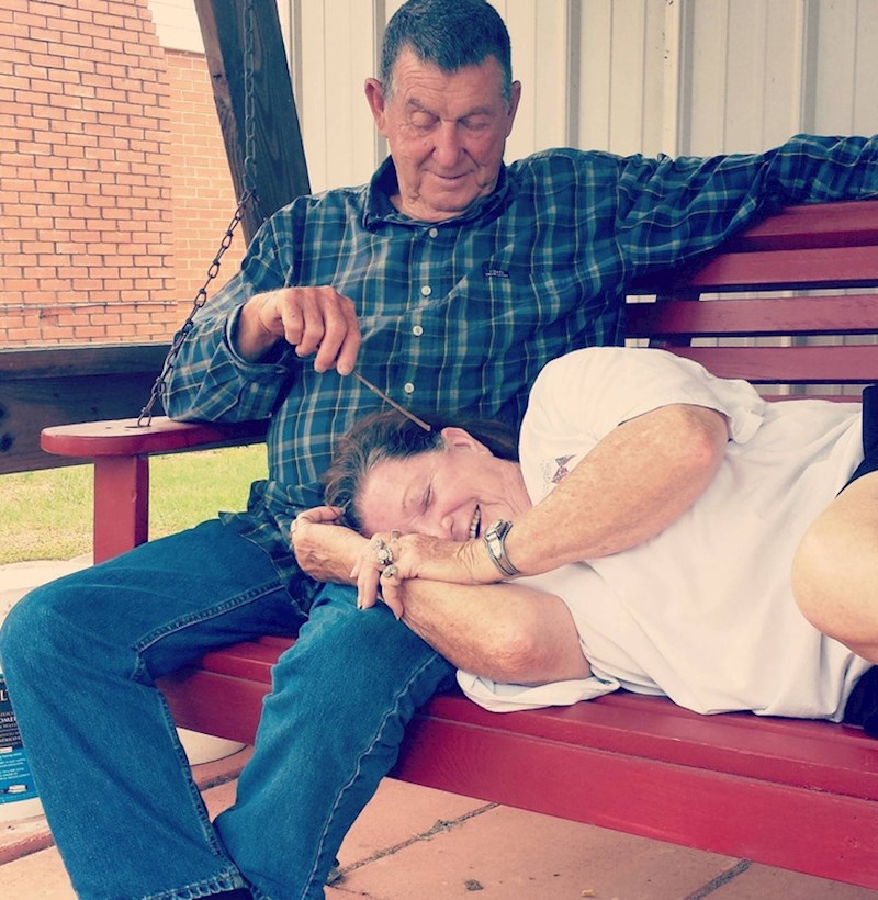 "Ovo mi je vjerojatno najdraža slika mojih roditelja. Samo sreća i ljubav, ništa drugo"