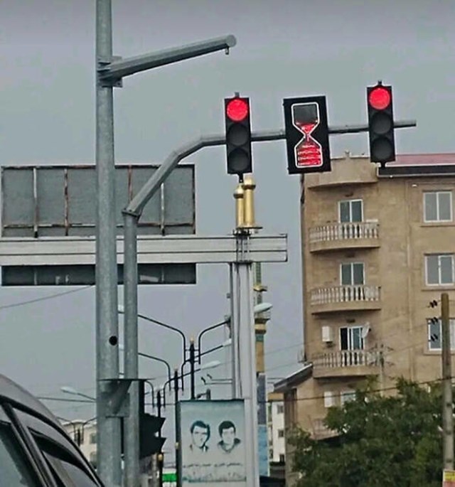 Na ovom semaforu nema brojčanog odbrojavanja, ali zato ima "pješčani" sat.