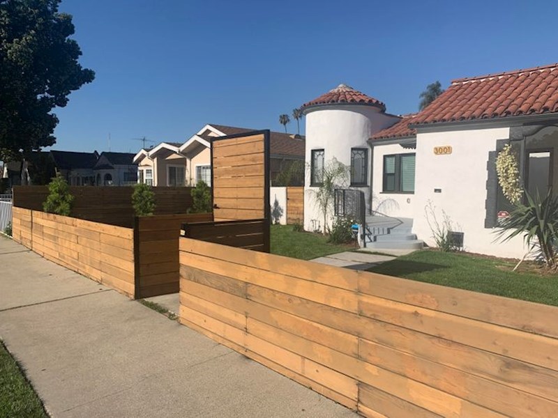 16. Htjeli su imati privatnost u dvorištu, nismo sigurni da su uspjeli... 😂