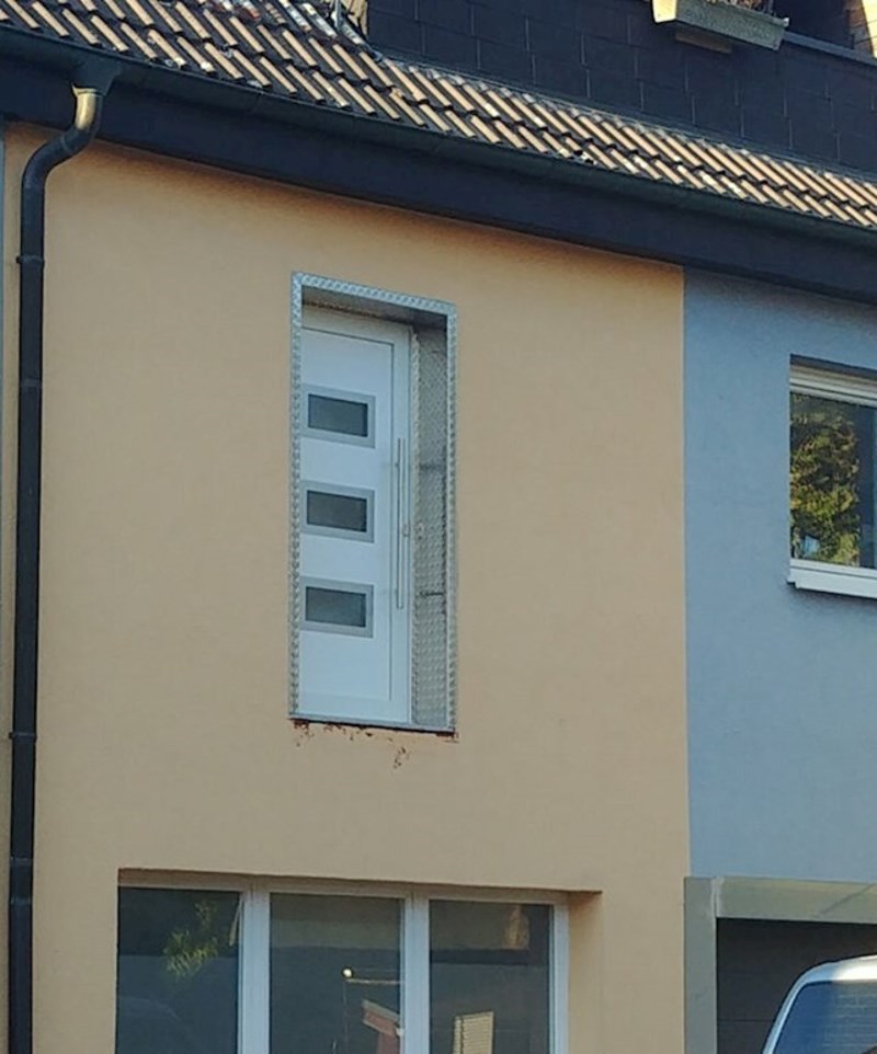 10. "Ovo su očito neka ukrasna vrata"