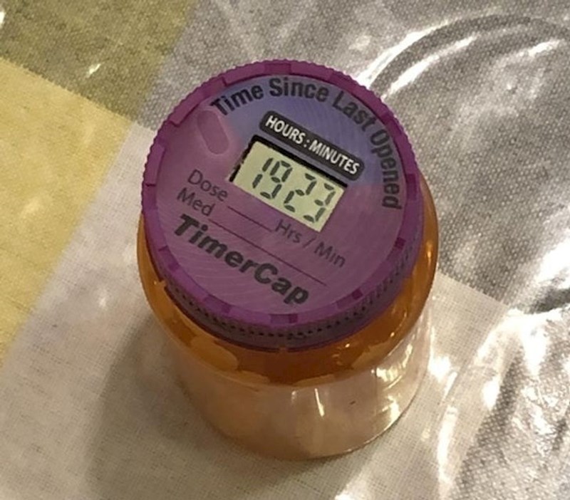 10. Poklopac koji pokazuje vrijeme od posljednjeg otvaranja bočice s lijekovima