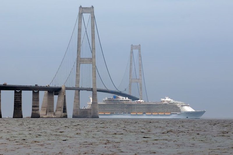 10. "Ne bih volio biti na mjestu ovih putnika. Odavde baš izgleda nezgodno..."
