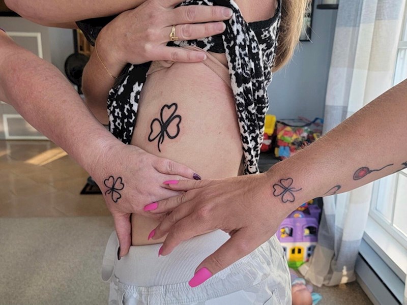 "Moje polusestre i ja smo napravile istu tetovažu"