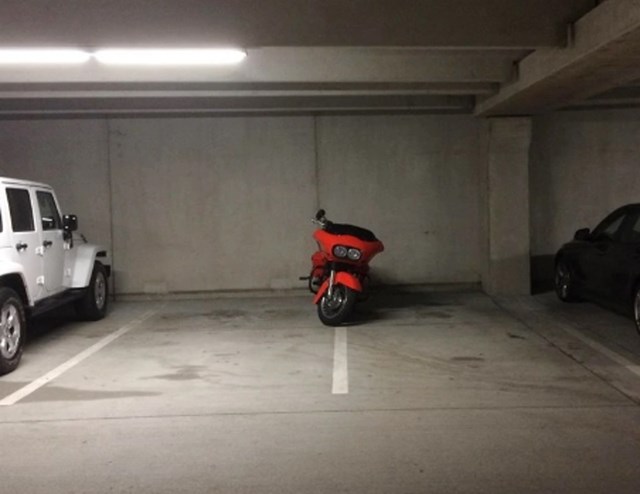 Ljudi koji ovako parkiraju!