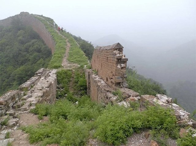Veliki dio Kineskog zida ne izgleda pretjerano impresivno. Onaj turistički dio je naravno sređen.