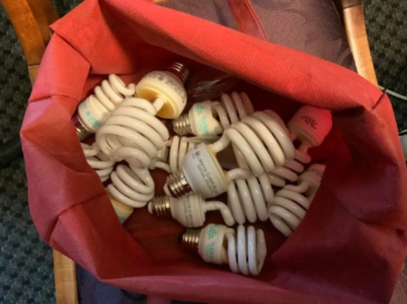 8. Toliko bačenih dobrih žarulja...