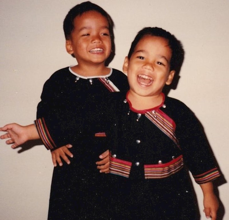 10.  "Ovo fotografija nastala je prije puno godina, prikazuje moju i reakciju mog brata nakon što smo saznali da smo zajedno udomljeni"