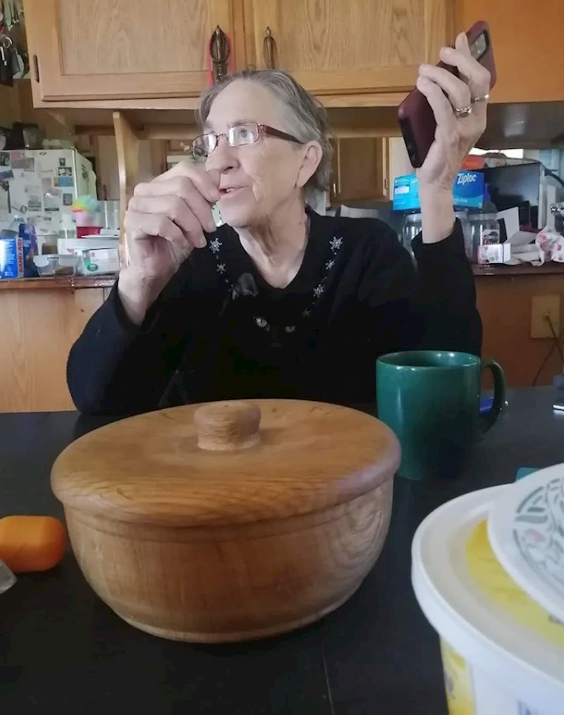 9. "Glavna faca na ovoj fotki je mačka, vidite li gdje se nalazi?"