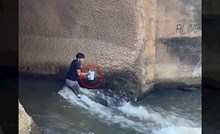 Tip je pokazao totalno neobičan, ali učinkovit način na koji lovi ribu. Morate vidjeti!