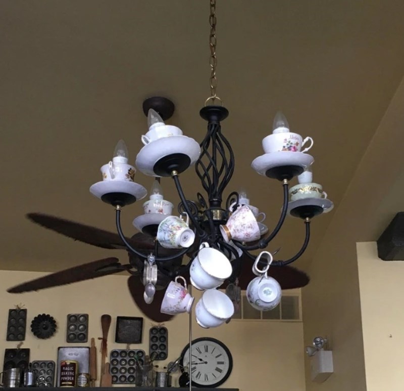 3. Jedan vrlo neobičan luster