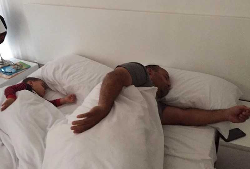 7. "Čak i spavaju u istoj položaju!"