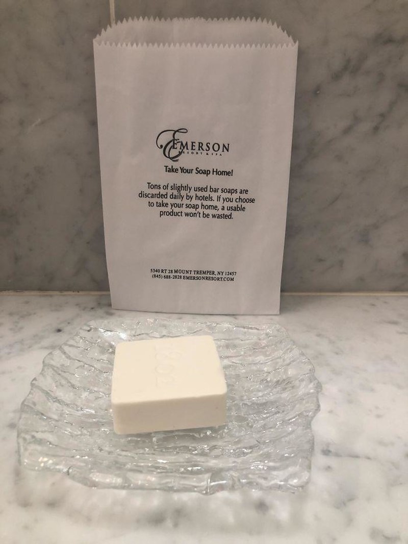 Vrećica za iskorišteni sapun. Hotelima se više isplati da gosti uzmu iskorištene proizvode nego da ih moraju baciti.