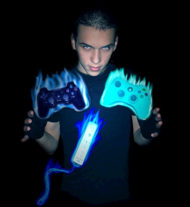 9. "Kad vidim ovakve fotke uvijek se smijem sam sebi. To je bilo nekad oko 2007. kad sam mislio da sam majstor fotošopa"