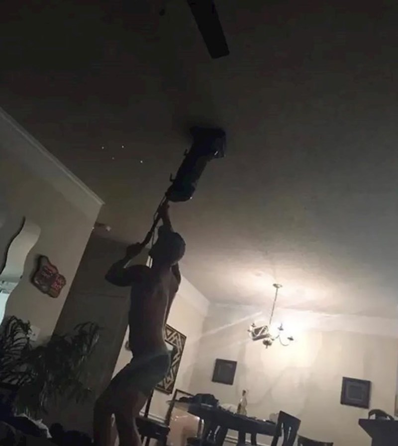 Susjed iz gornjeg stana tjednima je budio ovog muškarca u ranim jutarnjim satima, sada mu je odlučio vratiti uslugu i svako jutro u tri iza ponoći usisavati strop.