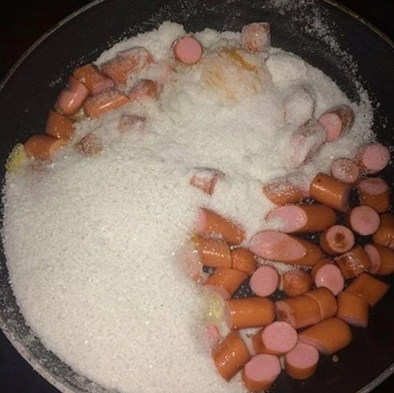 "Sav šećer koji smo imali je slučajno završio u tavi s hrenovkama."