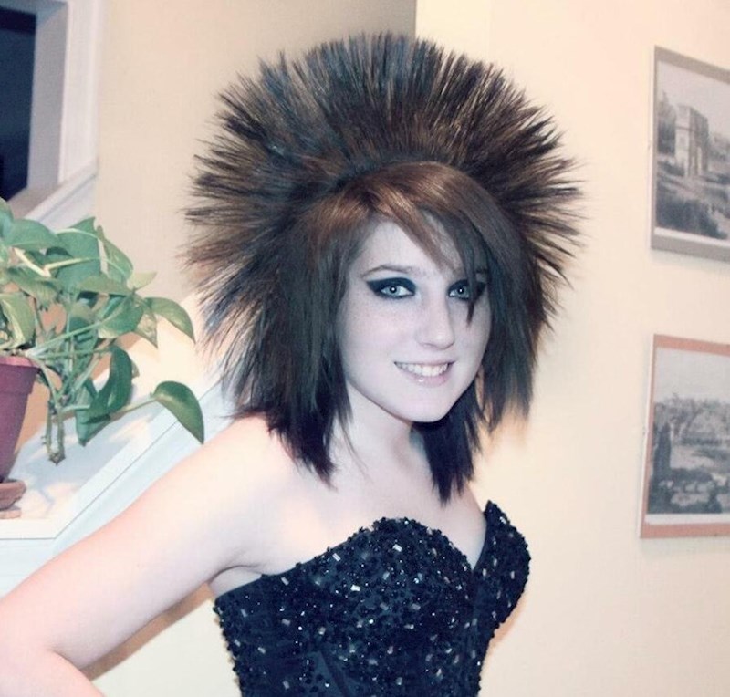 16. "Da, ovo je bila moja kosa i svaki dan sam je sređivala sat vremena"