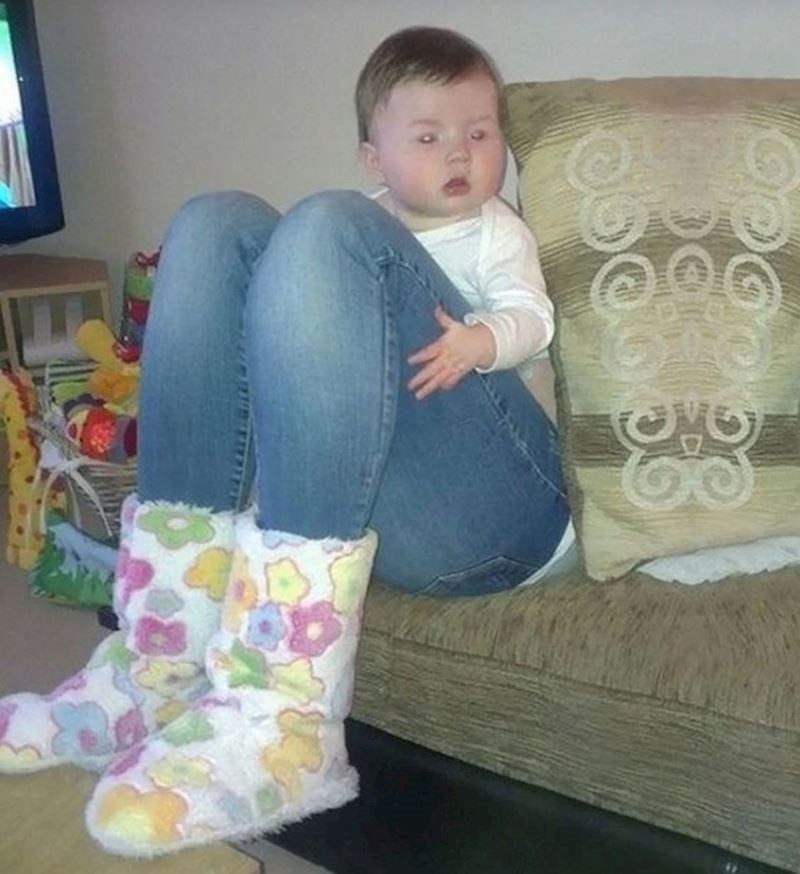 8. "Moja beba ima jako duge noge"