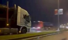 Ljude razbjesnio prizor na cesti kod Zagreba, smatraju da vozača kamiona treba zakonski kazniti