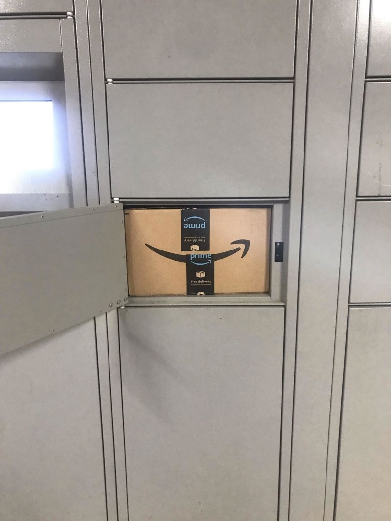 "Paket je savršeno stao u pretinac i sad ga nikako ne mogu izvaditi."