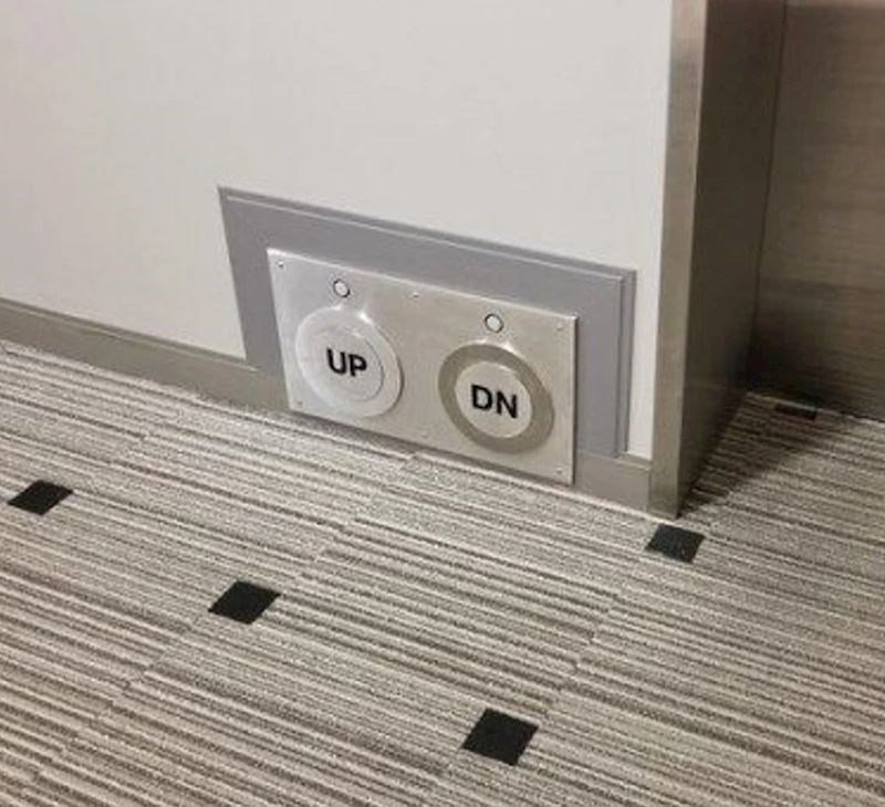 Gumbi za lift koji se mogu pritisnuti nogom