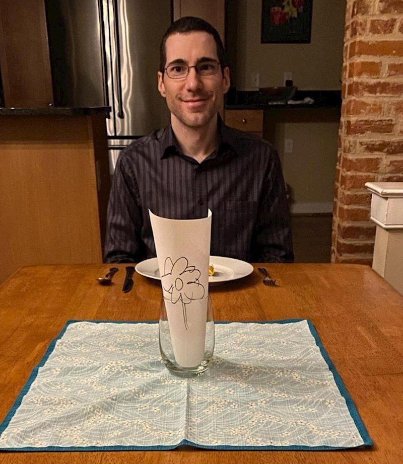 12. "Išli smo na večeru i na stolu nije bilo nikakvog cvijeća pa je moj suprug improvizirao"