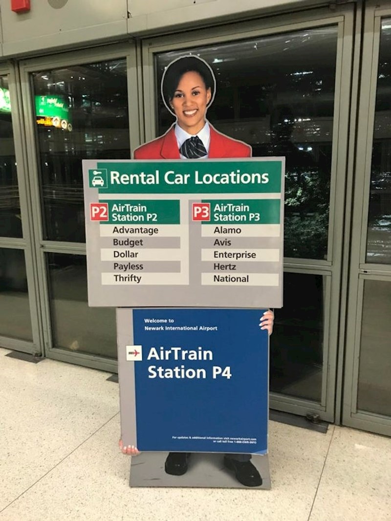 2. Pogledajte gdje su joj ruke 😂