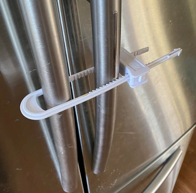 3. Ljudi ovaj "lokot" stavljaju po noći kako bi prestali jesti u kasnim satima