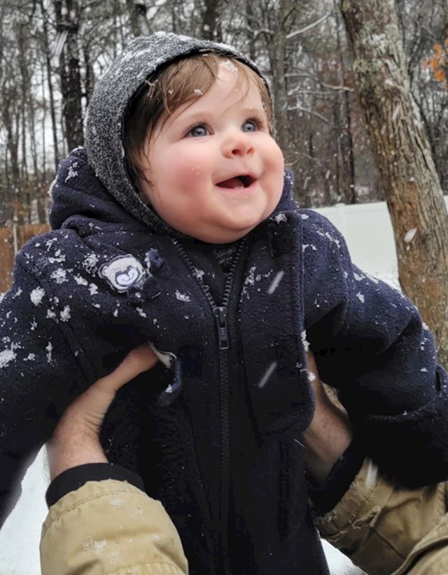 1. "Prvi put je vidio snijeg i imao ovaj izraz lica"