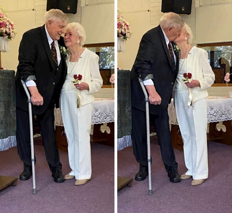 "Upoznali su se u domu za starije, zaljubili i vjenčali. Njoj su 83, a njemu 88 godina. Moja baka carica!"