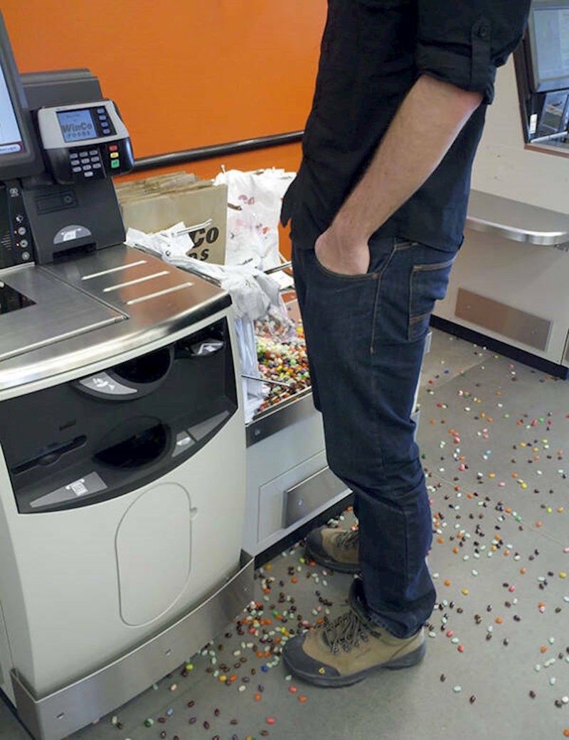 "Pogledajte što se tipu ispred mene dogodilo na blagajni."