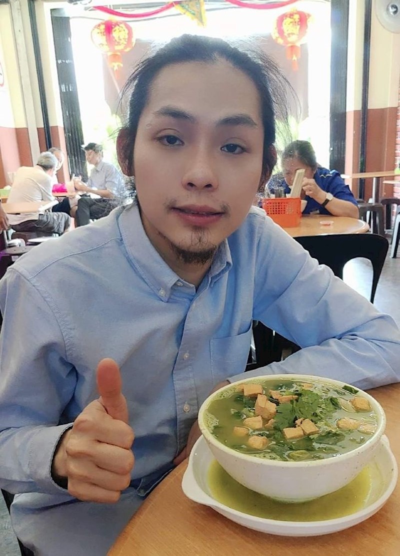 14. "Imam oči dječaka od 15 godina, i bradu od duplo starijeg čovjeka..."