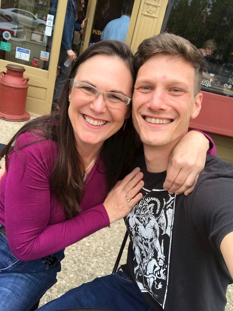 "Nakon 30 godina, konačno sam pronašao svoju biološku majku"