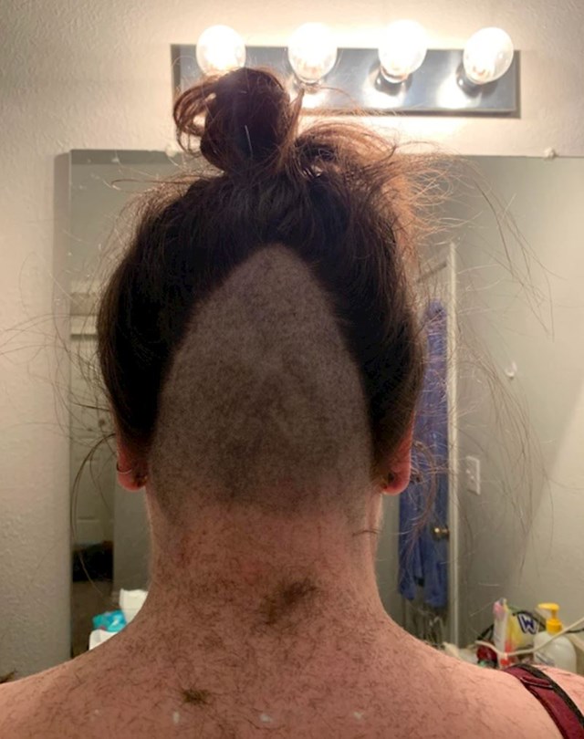 13. "Prijateljica me zamolila da ju ošišam. U moju obranu, rekla sam joj da će vjerojatno izgledati grozno. Nisam joj lagala"