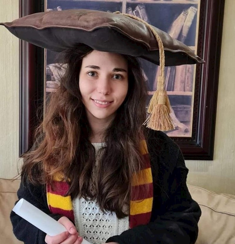 "Diplomirala sam od kuće pa sam morala improvizirati i našla super rješenje za kapicu!"