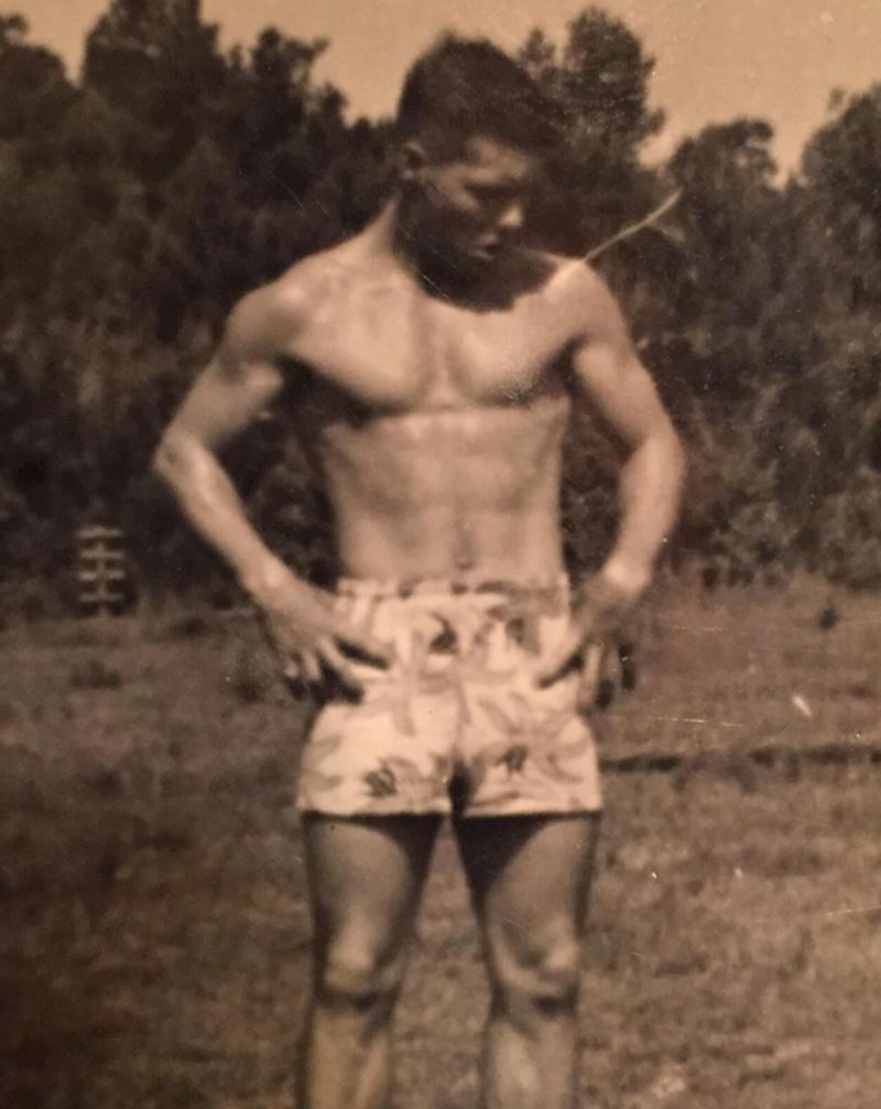 1. "Baka mi je poslala djedovu sliku jer nisam vjerovala da je u mlađim danima bio jako zgodan"