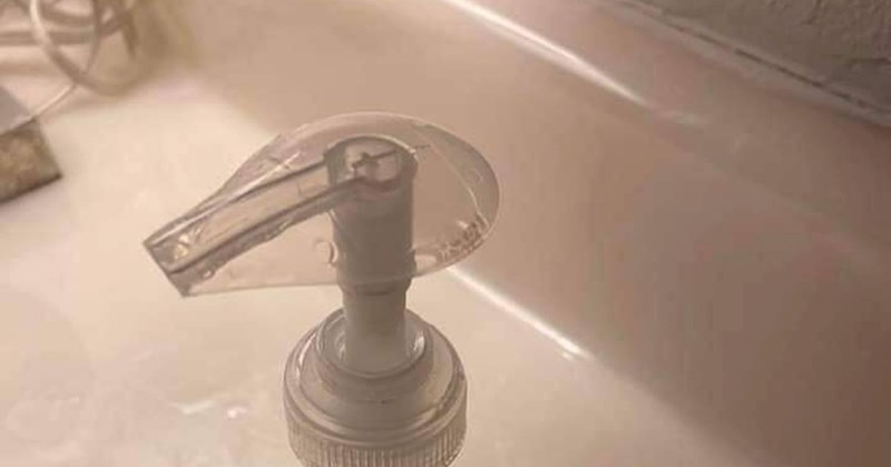 Fotka iz jedne kupaonice nasmijala je ljude na Fejsu, odmah će vam biti jasno zašto