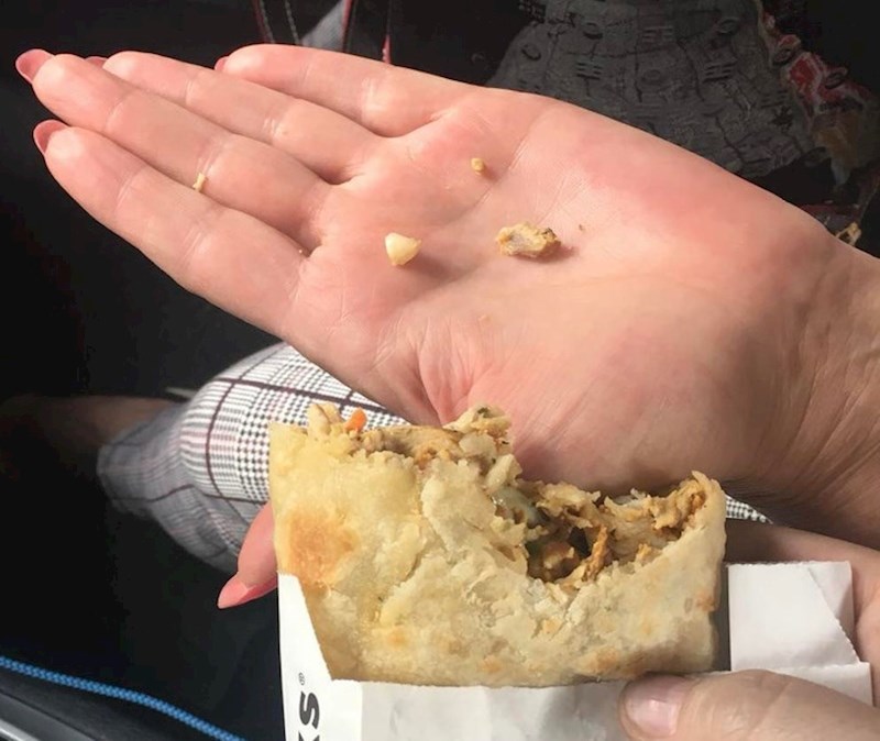 "Mama je jela sendvič i puknuo joj je zub na pola. Prekasno je primijetila da je u sendviču bila kost"