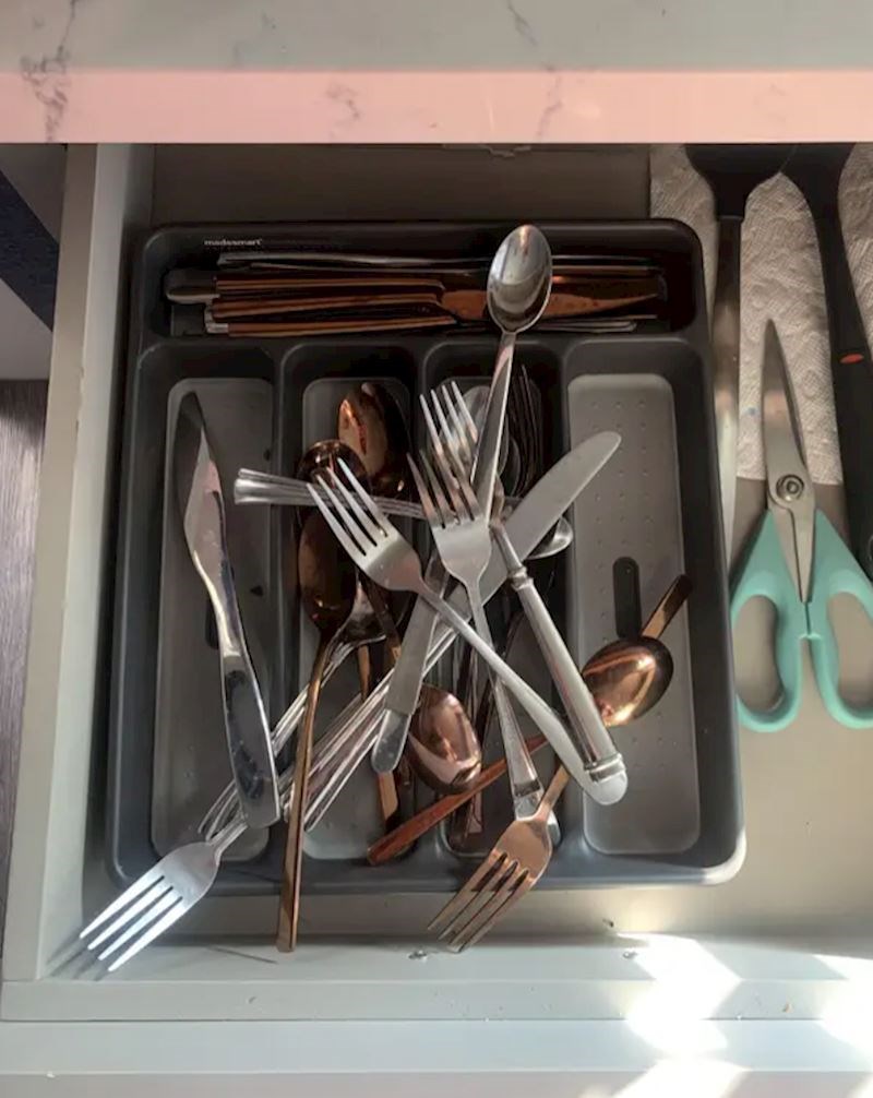 6. "Zamolila sam ga da pospremi posuđe, očito nisam trebala..."