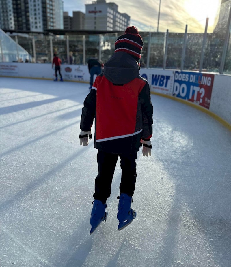 10. Izgleda kao da lebdi...