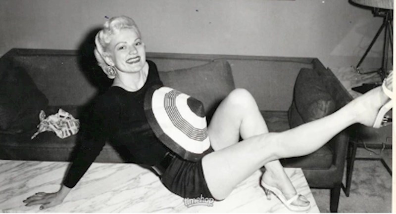 "Ova fotka nastala je 1955. na jednom od brojnih tuluma koje su djed i baka radili za obitelj i prijatelje"