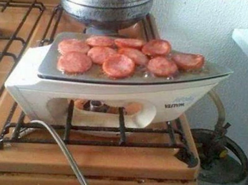 Nije mu radio štednjak pa se snašao na drugi način...