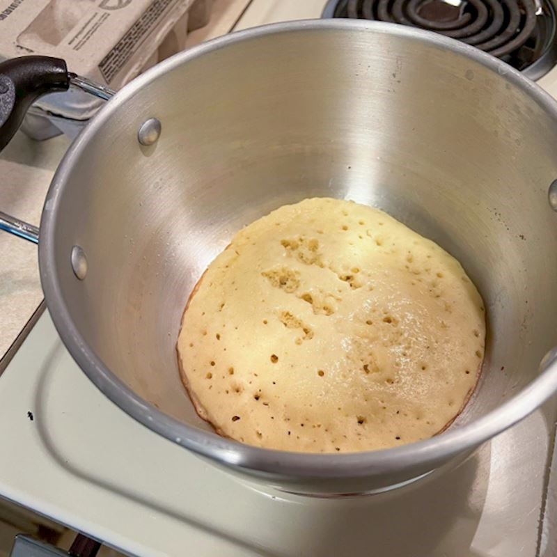 3. "Ja ne pečem palačinke u tavi nego u loncu. Svima je to što radim totalno ludo, ali dok ne probate ne znate koliko je ovako lakše"