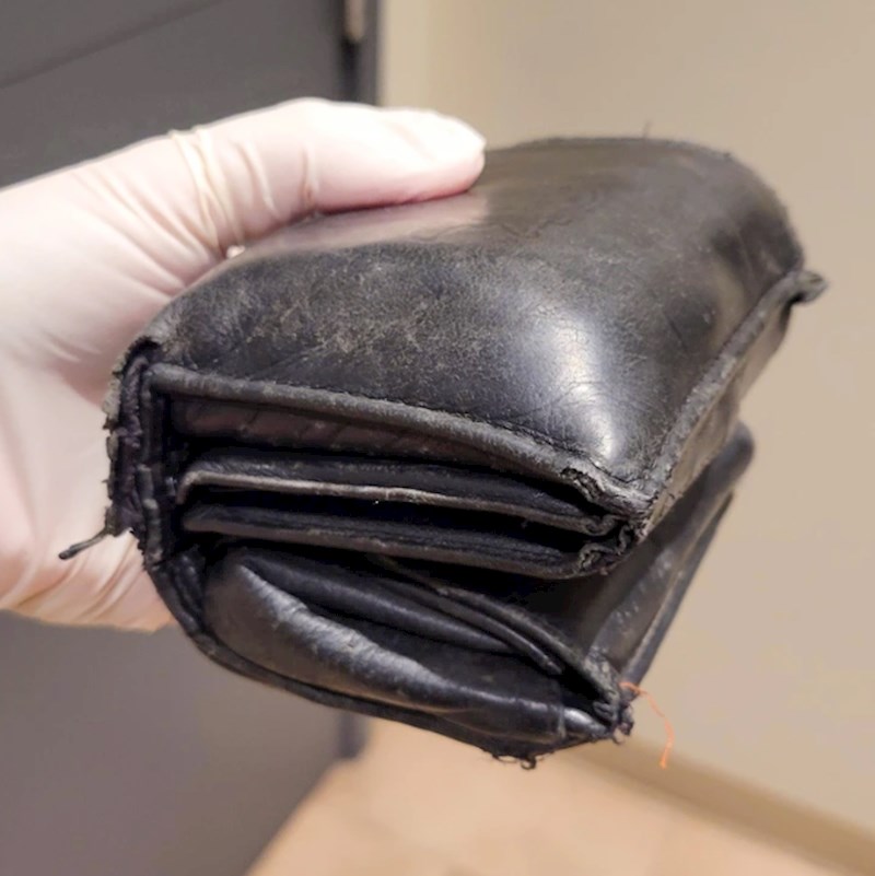 2. "Lik na poslu ima ovakav novčanik i misli da nije prevelik"