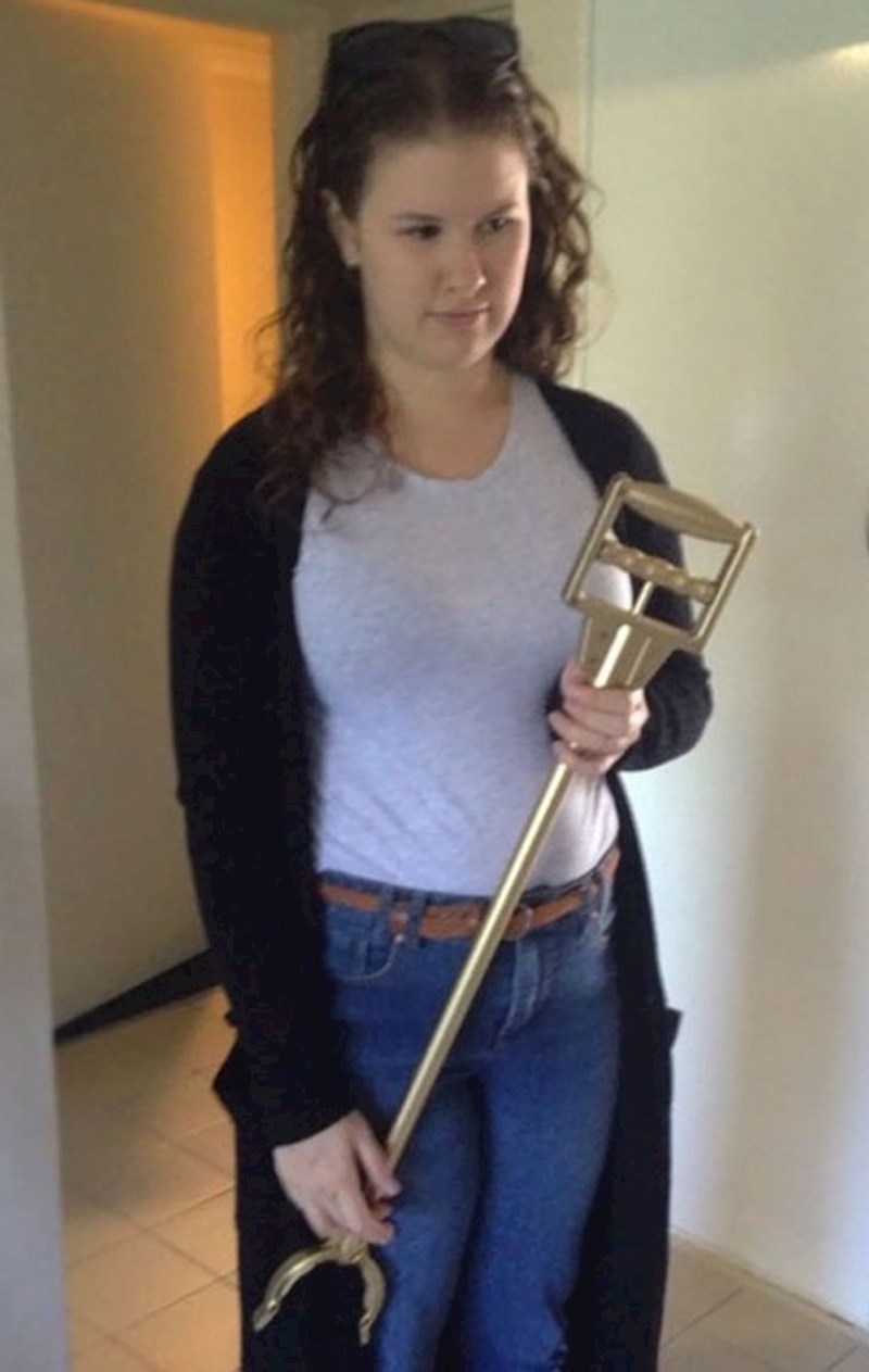 3. "Čini mi se da nije baš oduševljena rođendanskim poklonom..."