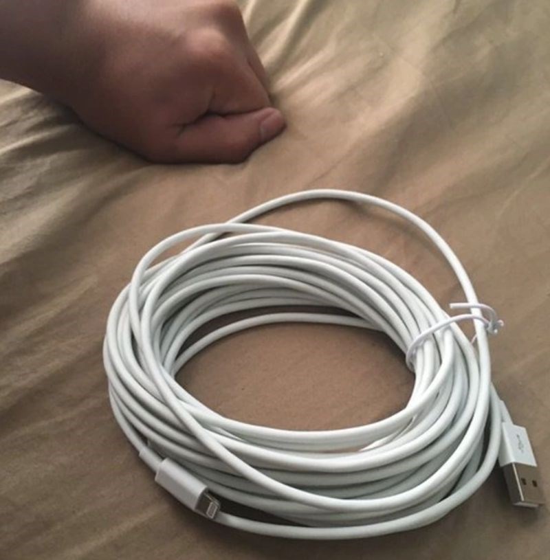 "Možda sam naručio malo predugačak kabel za mobitel. Ali samo možda..."