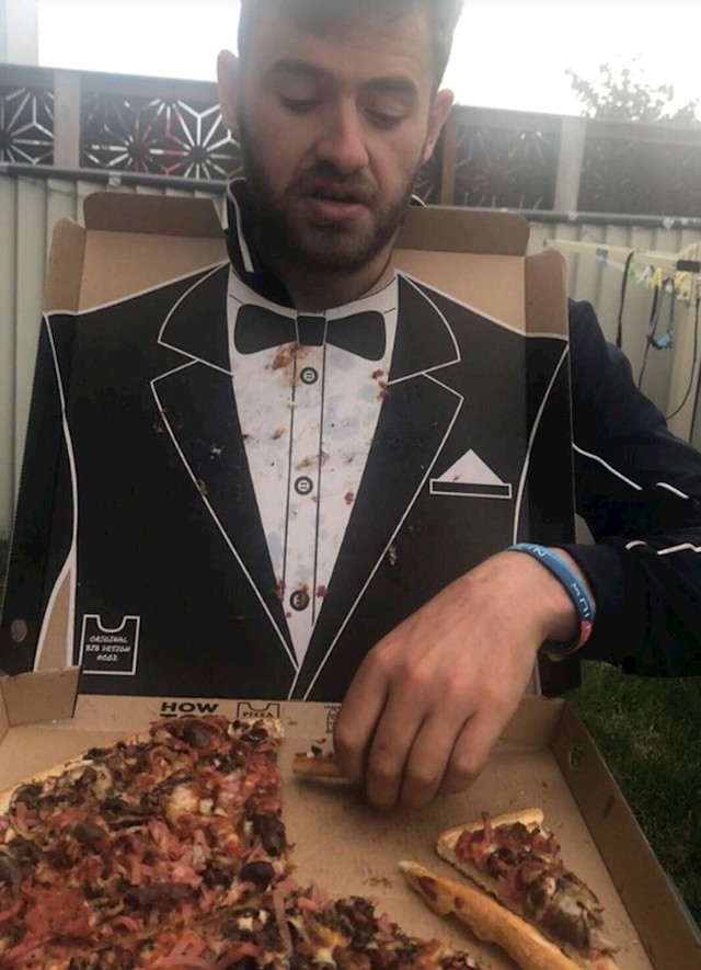 Svatko se osjeća kao gospodin dok jede iz ove pizzerije